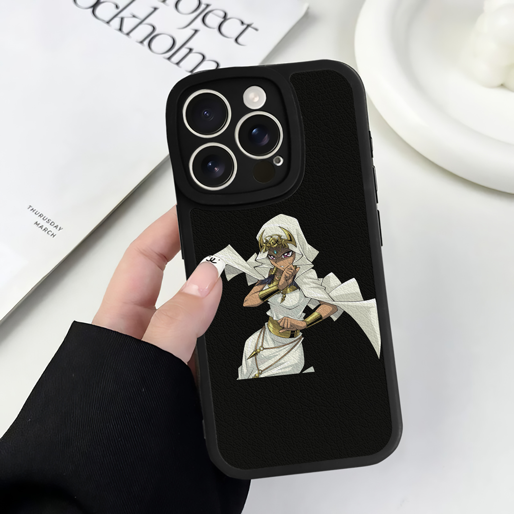 （画像用） 遊☆戯☆王 Yu-Gi-Oh! 【iPhone 16シリーズ対応】シリコンスマホケース（レザー調） 材質：シリコン